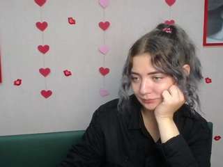 HannaCurly fully nude on webcam – live sex chat