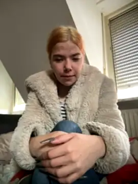 Juliaundadem nude stripping on webcam for live sex video chat