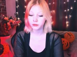 Mary fully nude on webcam – live sex chat