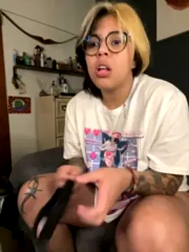 Miacanela_xo nude stripping on webcam for live sex video chat