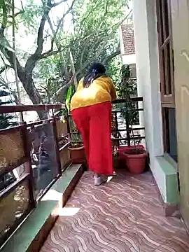 Priyanka_roy_143 nude stripping on webcam for live sex video chat