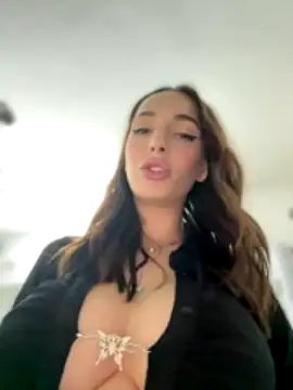 CharmingRuby nude strip on webcam for live sex chat