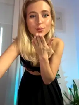 LunaRase nude strip on webcam for live sex chat