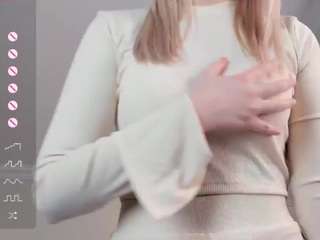 Maria-meow fully nude on webcam live sex chat