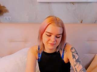 MichelleCandy fully nude on webcam live sex chat