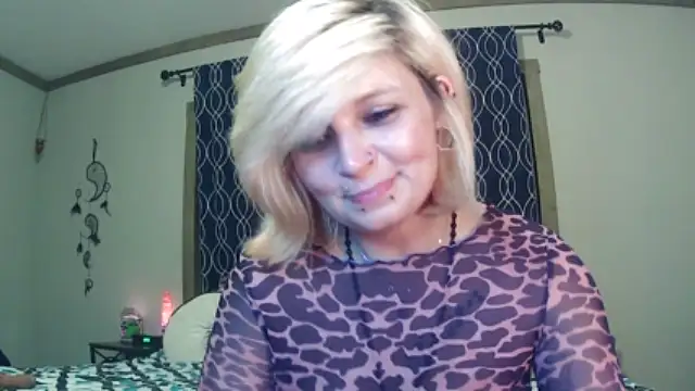 ZeelaXoXo nude strip on webcam for live sex chat