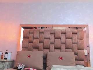 Anika-Queen fully nude on webcam live sex chat