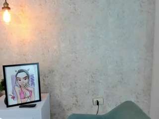 Anne-Mallow fully nude on webcam live sex chat