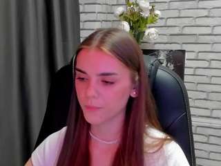 Annie-Deam fully nude on webcam live sex chat