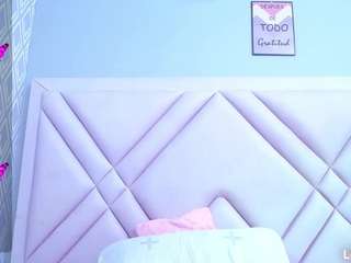 Badmommmy fully nude on webcam live sex chat