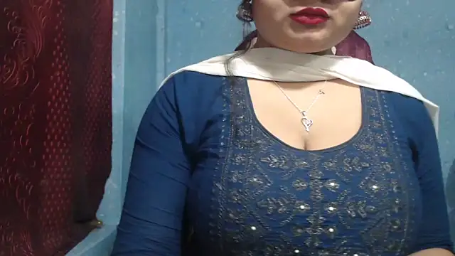 Bengal-queen nude strip on webcam for live sex chat