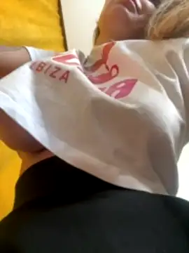 Betsy nude strip on webcam for live sex chat