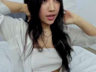 Camilla fully nude on webcam live sex chat