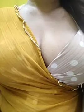 Diiyyaa-29 nude strip on webcam for live sex chat