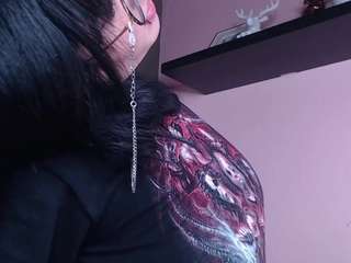 Elizabeth Liones fully nude on webcam live sex chat