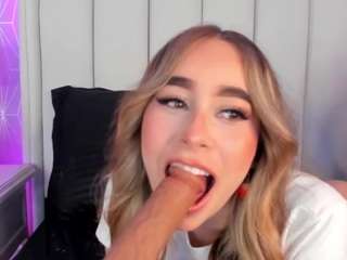 Emily Mills fully nude on webcam live sex chat