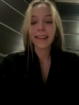 _HollyWay_ nude strip on webcam for live sex chat