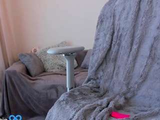 Lucy_Ember fully nude on webcam live sex chat
