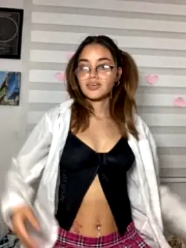 Miryamn nude strip on webcam for live sex chat