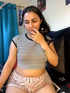 Nahiarateen_ nude strip on webcam for live sex chat