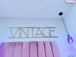 Niki-White fully nude on webcam live sex chat
