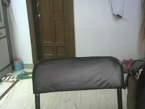 Reet_kaur69 nude strip on webcam for live sex chat