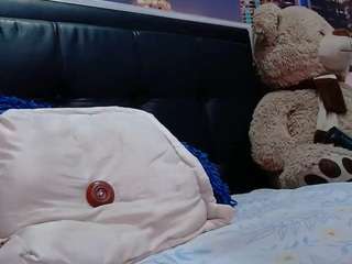 SexyBlondexXx fully nude on webcam live sex chat