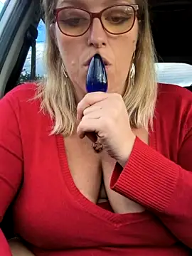 Winniess40 nude strip on webcam for live sex chat