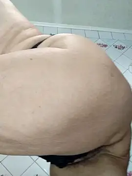 Yalukerya nude strip on webcam for live sex chat