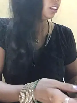 AnjaliTamilPonnu nude strip on webcam for live sex chat