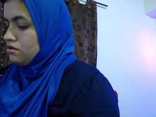 Azahara-Saadi fully nude on webcam live sex chat