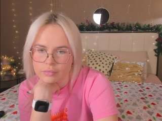 Bellatip fully nude on webcam live sex chat