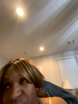 Chocolateminnie630 nude strip on webcam for live sex chat