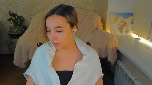 EleonorMua nude strip on webcam for live sex chat