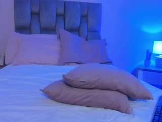 Emily H. fully nude on webcam live sex chat