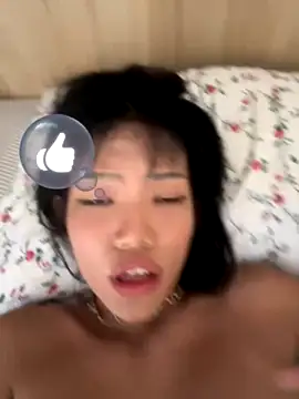 Emma-Thai nude strip on webcam for live sex chat