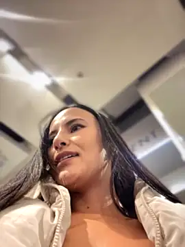 Gemmah nude strip on webcam for live sex chat