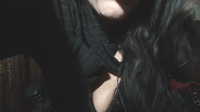 Ginevra81 nude strip on webcam for live sex chat
