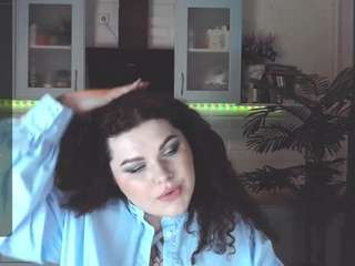 Gwen-summers fully nude on webcam live sex chat