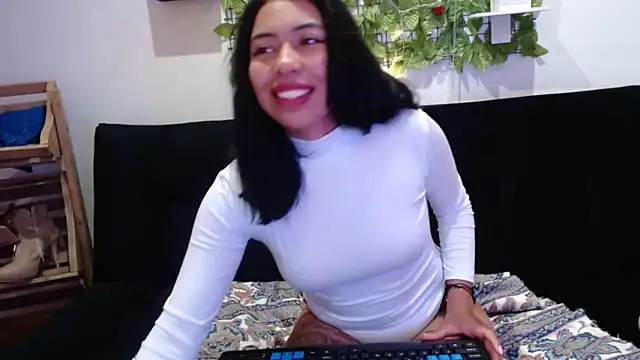 JoyFul– nude strip on webcam for live sex chat