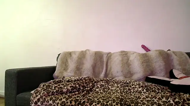 Lixlouve nude strip on webcam for live sex chat