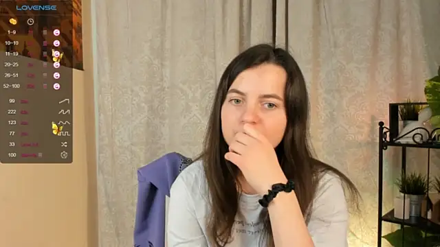 MarianChappel nude strip on webcam for live sex chat