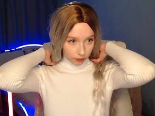 Miss-meow fully nude on webcam live sex chat