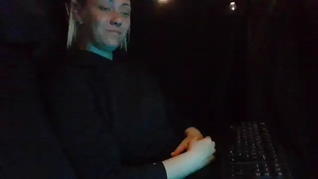 Sallie_Mae nude strip on webcam for live sex chat