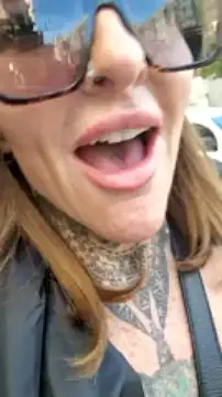 Tattooed_curvy_mommaxoxo nude strip on webcam for live sex chat