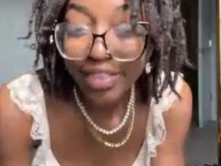 Vanitybaby fully nude on webcam live sex chat