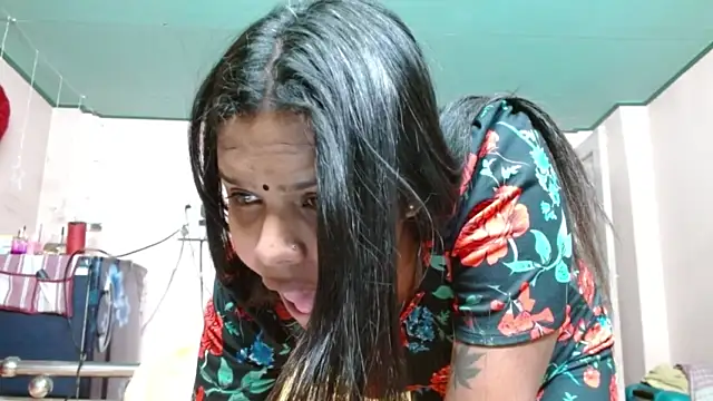Cutiepie_Raima nude strip on webcam for live sex chat