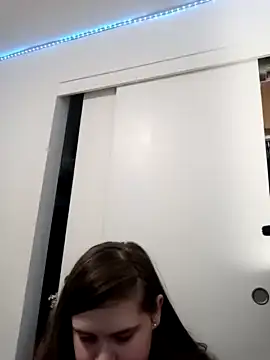 Elliekittyy nude strip on webcam for live sex chat