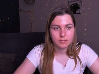 Eva-rich fully nude on webcam live sex chat