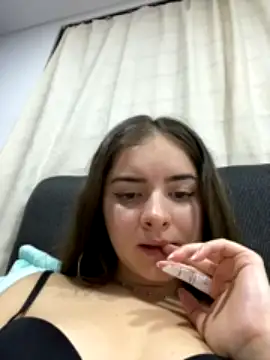 Im_Lannie nude strip on webcam for live sex chat